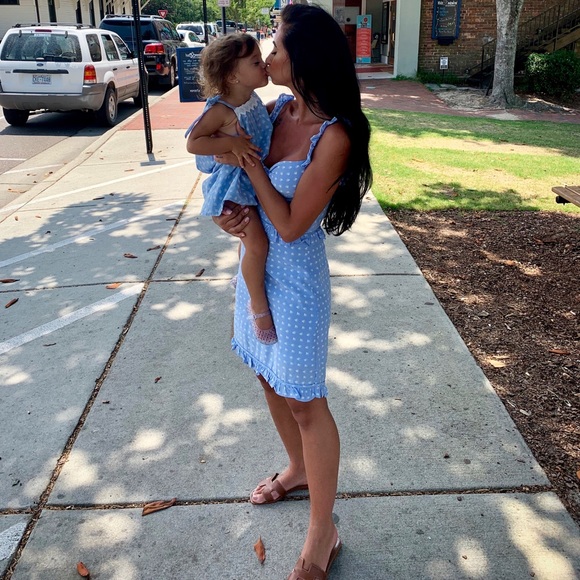 Welcome to my closet 💗 - Picture 8 of 8